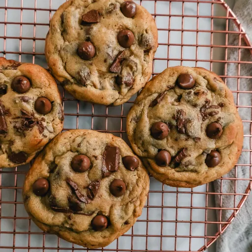 Step-by-Step Guide to Making Chocolate Chip Cookies